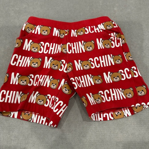 Kid’s Moschino muscle shirt + shorts set - Picture 4 of 4